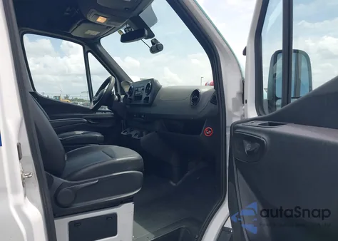 2019 Mercedes-Benz Sprinter 2500 High Roof V6 from USA, damaged, VIN WDZPF1CD1KP087225